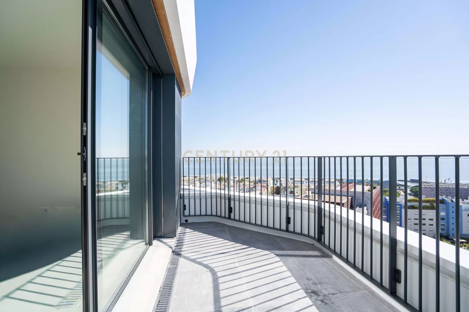 Apartamento T2 - Distrikt - Parque das Nações - Vista Frontal Rio