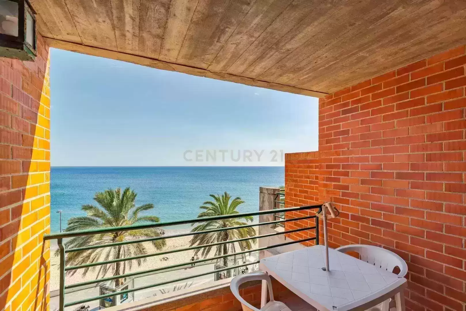 Apartamento com localização premium em Sesimbra /Primeira Linha