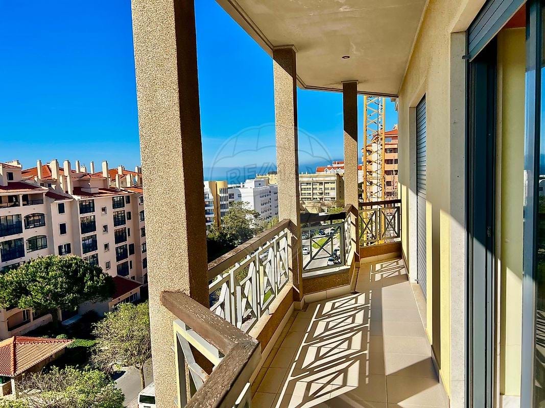 Exclusivo Apartamento Duplex T4 com Vista Mar em Cascais
